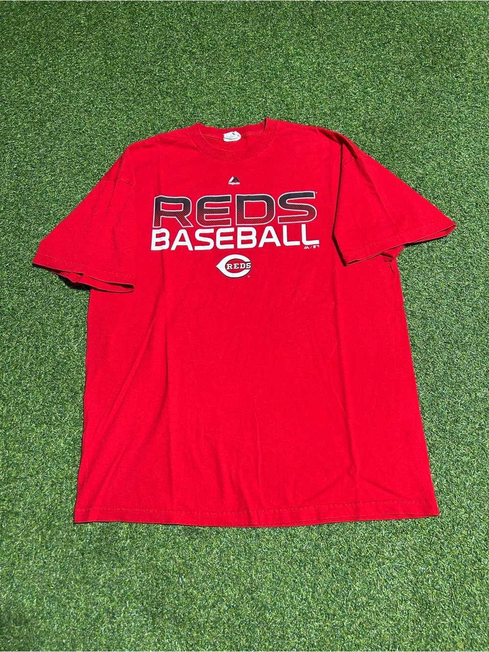 Vintage Y2K Cincinnati Reds MLB Baseball Tee